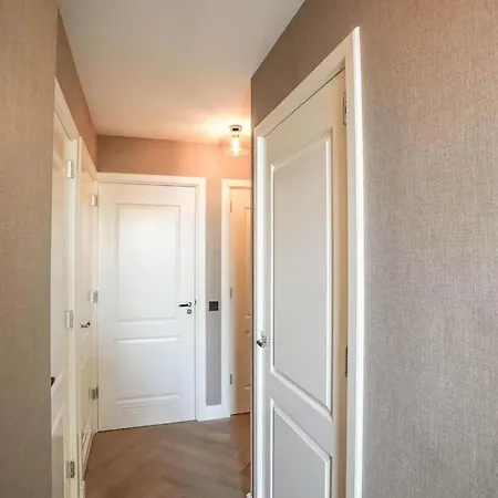 Haya Beachhouse - King Apartment