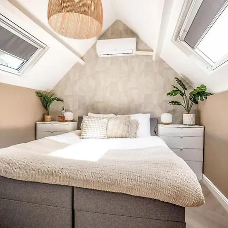 Haya Beachhouse - King Den Haag